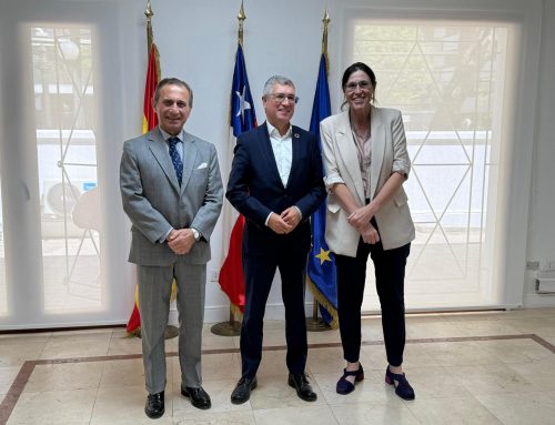 Encuentro con el Secretario de Estado de Medio Ambiente de España en la sede de la Cámara Española